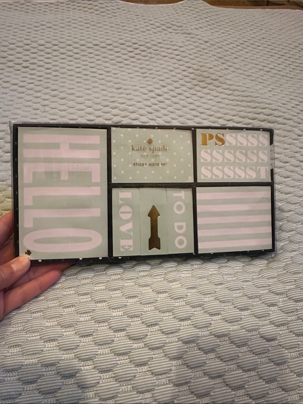 Kate Spade ‘This Just in’ sticky note gift set. New in box.
